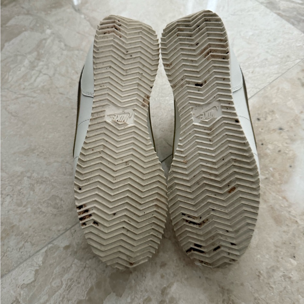 Nike Women's Cortez Leather - Picture 8 of 9